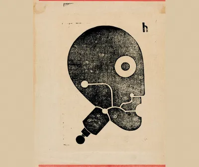 Black-ink print on aged tan paper of a stylized head in profile, facing right. The head is a smooth, rounded dome with a single large circular eye, a white ring around a black pupil, and a blocky nose, mouth, and chin. Thin white lines like wiring run from small circles at the ear and nose down to a central joint at the neck, where two dark segments meet like a bow tie, one ending in a stem with a round black knob. A small lowercase “h” sits in the upper right, and red bands run along the top and bottom edges. The ink is mottled and speckled, and the paper is stained at the corners.